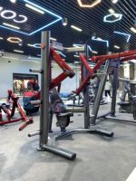 Appareil de musculation professionnel pour salle de sport, presse pectorale inclinée assise à charge de plaques en acier, équipement d'exercice pectoral décliné pour l'entraînement des bras