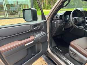 รถเอสยูวีดีเซล ปี 2025 ขับเคลื่อน 4 ล้อ เครื่องยนต์ 2.8 ลิตร 205 แรงม้า (151 กิโลวัตต์) เกียร์อัตโนมัติ 5 ที่นั่ง เบาะผ้าสีเข้ม ล้อแม็ก R18 วิ่งเพียง 10 กม. - Product Image 2