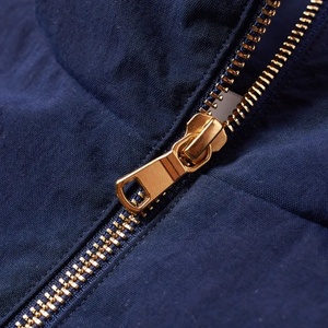 Venta al por mayor de alta calidad de los hombres de nylon chaqueta cortavientos OEM por encargo impermeable transpirable cremallera con capucha Venta caliente para el verano - Product Image 4