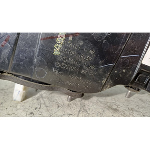 FEU STOP ARRIÈRE GAUCHE INTEGRÉ À LA PORTE HYUNDAI Kona Série 92403J9600 D4FE (17>) - Product Image 2