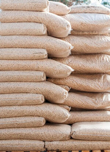 Granulés de bois de pin haut de gamme Plus-A1 EN sacs de 15kg à vendre au meilleur prix - Product Image 5