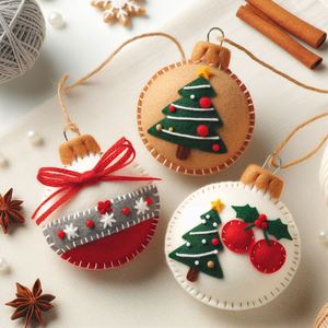 ทำด้วยมือรู้สึกเครื่องประดับคริสต์มาสสำหรับต้นไม้วันหยุดที่เรียบง่ายและมีเสน่ห์ - Product Image 3
