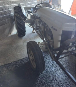 Tracteur agricole 1963 Massey Ferguson T-e-a 473863 - Product Image 2