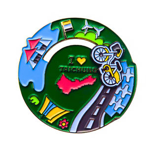 Insignia de metal móvil Pin de solapa personalizado Pasadores de esmalte suave deslizante - Product Image 1