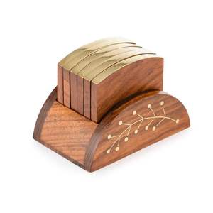 Posavasos de madera natural personalizados de alta calidad, alfombrillas y almohadillas, cualidades personales distintivas - Product Image 1