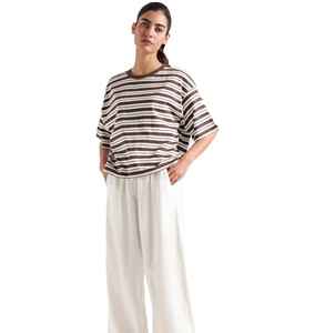 Vente en gros de t-shirt respirant à col rond confortable pour femmes coupe ample à manches courtes vêtements d'entraînement vêtements d'extérieur décontractés Style confort - Product Image 1