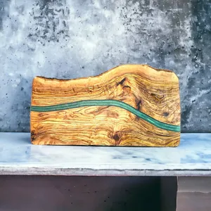 Planche à découper en bois de chêne et résine faite à la main pour servir du fromage plateaux de service élégants pour la cuisine d'hôtel ou de restaurant à la maison - Product Image 5