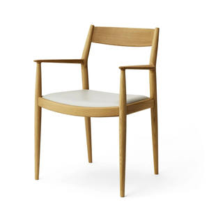 Silla de comedor Kinuta hecha de madera de teca maciza de alta calidad con cojín de color natural para uso en interiores. - Product Image 2