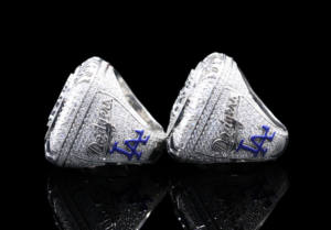 Anillo de Hip Hop de Lujo con Incrustaciones de Moissanita, DEF 0.5 Quilates, Plateado - Product Image 2