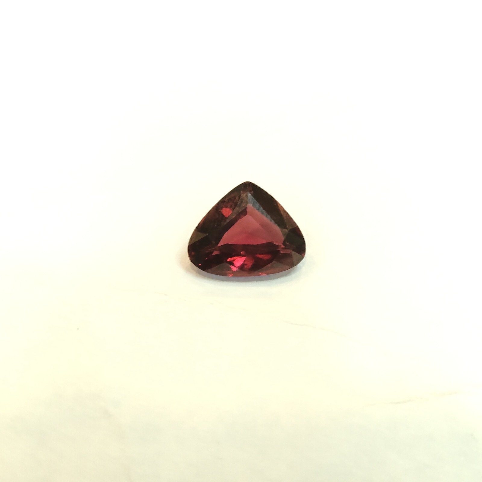 Grenat Naturel Rouge 2,01 Carats – Pierre Fine Ovale Du Kenya, Non Traitée
