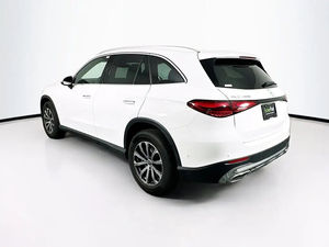 Oferta de la mejor calidad: Mercedes-Benz GLC 300 RWD 2024 usado - Product Image 2