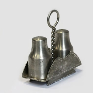 Juego de sal y pimienta de acero para uso diario con aspecto elegante y manejo cómodo, ideal para un estilo de cocina funcional - Product Image 1