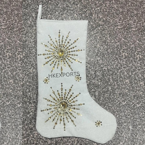 Chaussette de Noël brodée flocon de neige argenté en coton doux, décoration de fêtes - Product Image 5