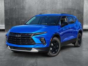 Chevrolet Blazer RS FWD 2023 d'occasion en bon état avec sièges en cuir Intérieur foncé - Product Image 5