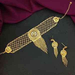 Ensemble de bijoux de mariage traditionnel indien pour femmes collier ras du cou plaqué or boucles d'oreilles pendantes en cristal grossiste direct - Product Image 2