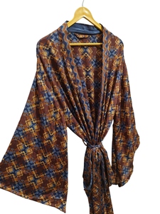 Longueur de cheville Robe en soie Robe multicolore Robe de nuit Robe indienne Vintage soie recyclée Sari Kimono, - Product Image 2