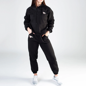 Ensemble 2 pièces élégant pour l'hiver, 100% coton, style streetwear pour femmes, haut court en molleton uni avec logo, sweat-shirt à capuche, pantalon de survêtement à boutons - Product Image 5
