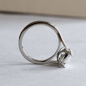 Bague solitaire en diamant de laboratoire taille émeraude sur mesure |   Alliance de mariage unisexe en or massif 14 carats avec certificat et design luxueux - Product Image 6