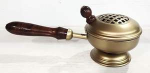 Quemador de incienso de latón superventas con diseño floral tallado perfecto para esquinas de meditación del templo del hogar y regalos espirituales - Product Image 5