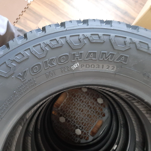 NUEVOS Neumáticos Doble Llanta al por Mayor para Coches y Camiones, Neumáticos Radiales Ligeros Sin Cámara, NUEVO DISEÑO DE TRACCIÓN, Neumáticos de Repuesto para Nieve y Barro en Venta - Product Image 4