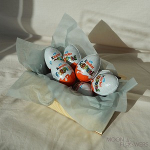 ช็อกโกแลตไข่ Kinder Surprise ช็อกโกแลตนมพร้อมของเล่นข้างใน ของขวัญแสนสนุกสำหรับเด็ก ขนมหวาน ขายส่ง OEM ส่งออกจำนวนมาก - Product Image 3