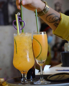 Pajitas de Hierba Desechables Ecológicas en Oferta, Accesorios de Bar de Estilo Simple Certificados para Cafeterías y Cócteles - Product Image 4