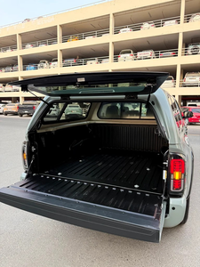 Camioneta Todoterreno 4x4 de Alta Distancia al Suelo, Usada, Doble Cabina, Vehículo Utilitario, Caja de Cambios Automática, Volante a la Izquierda, Interior Oscuro - Product Image 6