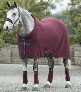 Cozy Fleece Cooler Warm Wicking Rug Azul marino/Borgoña 5 '6 "-7' 3" - Product Image 1