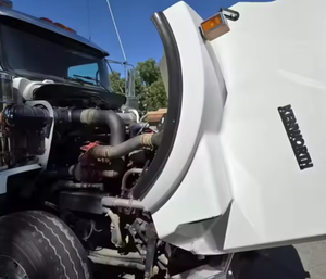 Camión de Campo Petrolero Kenworth T800 de Eje Tándem, Usado, Año 2018, Motor Cummins 525HP, Automático, Envío a Todo el Mundo - Product Image 3