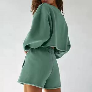 ชุดลำลองสองชิ้นพร้อมเสื้อสวมหัวเอวยางยืดและกางเกงขาสั้นสำหรับผู้หญิง - Product Image 5