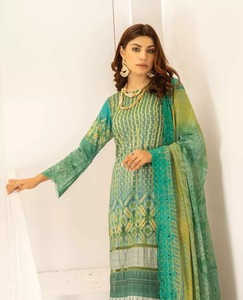 Shalwar Kameez en soie et rayonne de haute qualité pour femmes - Design classique, couleurs et tailles personnalisées, vêtements décontractés pakistanais - Product Image 3