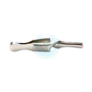 Herramienta Quirúrgica Recta Pequeña con Mordazas Dentadas Serrefine Premium para un Control Seguro de los Tejidos en Cirugía - Product Image 1