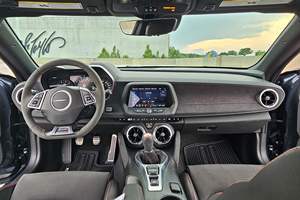 UTILISÉE LHD/RHD 2023 CHEVROLET CAMARO ZL1 COUPÉ - Product Image 3