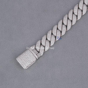 Elegante y Deslumbrante Brazalete de Diamantes Moissanite con Claridad VVS Mejorada, Elaborado en Plata de Ley 925, Brazalete Cubano para Hombre, Gran Venta - Product Image 3