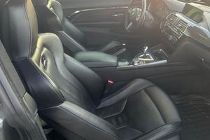 Voiture d'occasion fiable, BMW M4 Coupé 2018, environ 38 000 milles, 6 cylindres bi-turbo - Product Image 5
