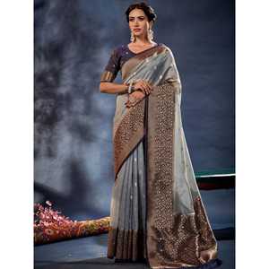 Magnifique sari en organza de soie gris clair tissé avec un chemisier pour les occasions de mariage - Product Image 2