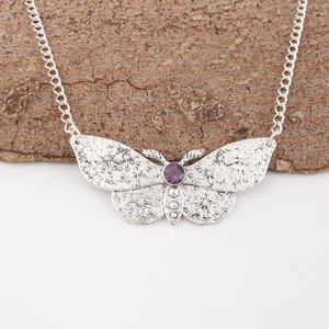 Pendentif Aile de Papillon Céleste en Améthyste, Pierre Ronde Sertie en Bezel, Pierre Violette, Plaqué Argent 925, Bijoux de Mariage Tendance - Product Image 3