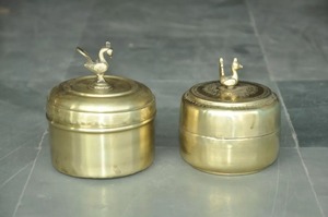 Boîte à bijoux en laiton pur Design traditionnel avec couvercle à charnière Durable et durable disponible à bas prix - Product Image 5