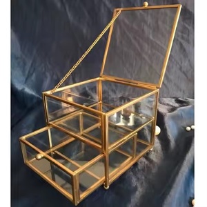 Boîte à bijoux en laiton et verre avec couvercle, design vintage fait main, taille personnalisée, haute qualité, rangement et décoration pour l'exportation en gros - Product Image 1
