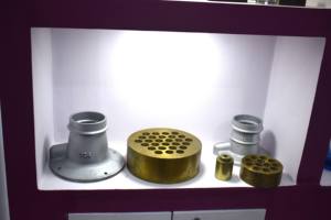 นวัตกรรมเครื่องจักรก่อสร้างที่มีคุณภาพสูงคุณสมบัติหัวยึดเชื่อมกดแรงกด - Product Image 3