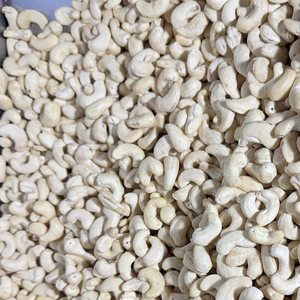 Noix de cajou en gros de l'usine Santigo, noix de cajou du Vietnam W320, emballages en sacs, prix bas, emballage OEM ODM - Product Image 1