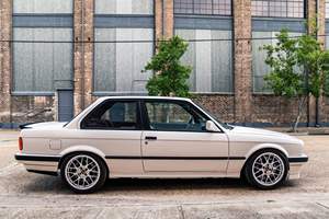 USADO LHD/RHD 1991 B M W 318IS COUPE - Product Image 2