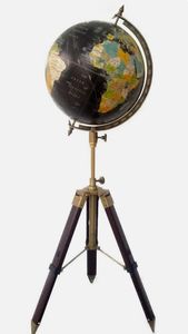 Astrolabe antique en laiton, globe terrestre sphérique, objet de collection nautique décoratif pour la maison avec base trépied, modèle artisanal en métal 1117 - Product Image 3