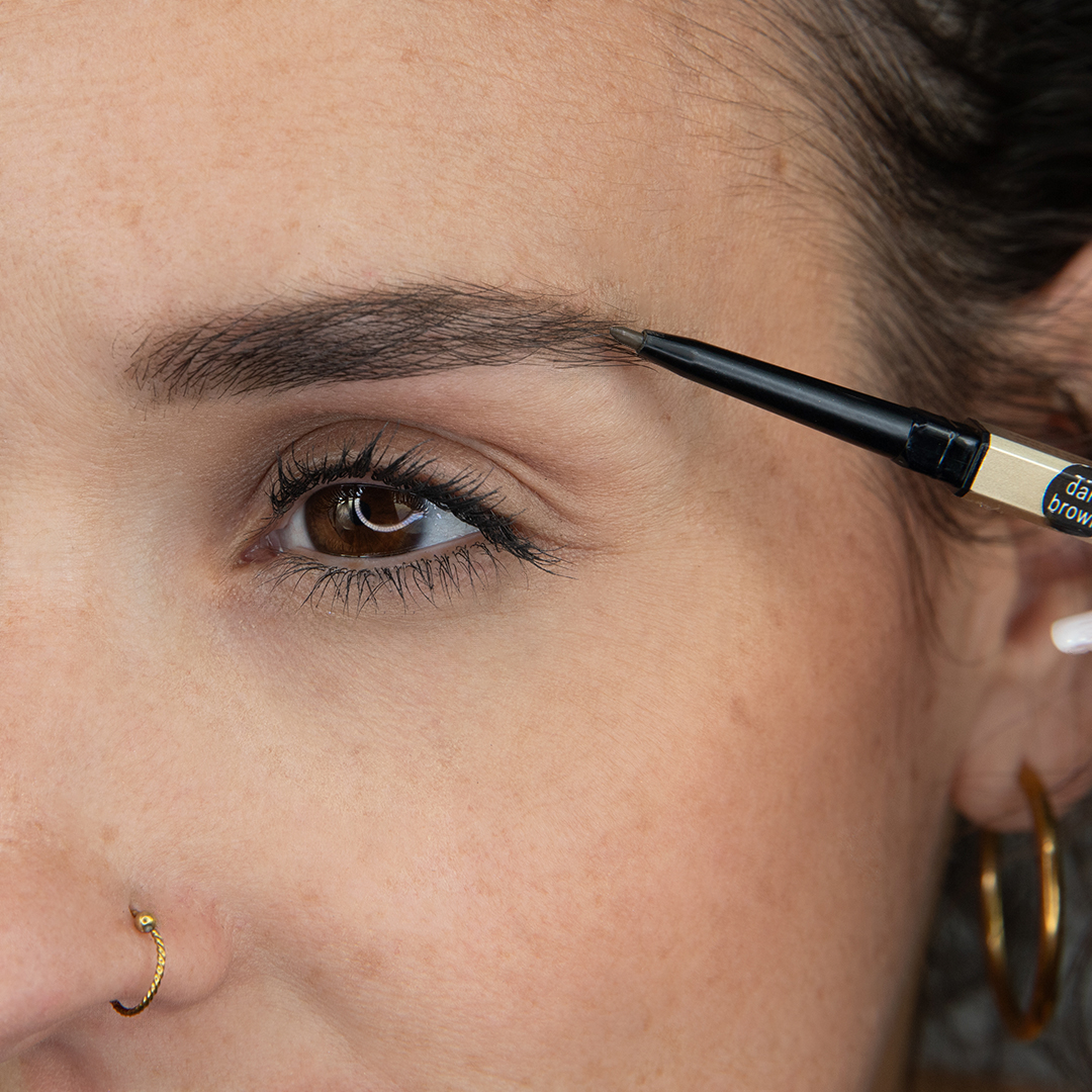 สีน้ำตาลเข้ม