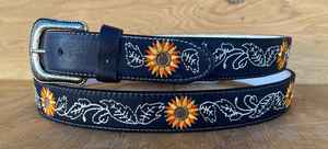 Ceinture en cuir de vache pleine fleur avec broderie florale, ceinture de luxe en cuir de vache personnalisée avec des motifs perlés, ceintures unisexes prêtes à être expédiées - Product Image 4
