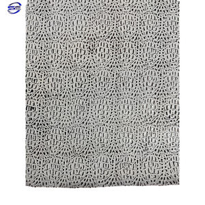 Disponible para pedidos de cuero Gator con estampado de peltre, producto de género de 1 a 22 pies cuadrados. - Product Image 1