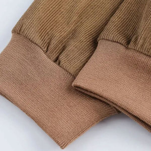 Sudadera con media cremallera de poliéster y algodón de alta calidad Peso ligero y moda de moda para el invierno OEM disponible - Product Image 4