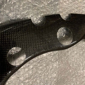 Protecteur de cadre gauche en carbone, état neuf, pour Yamaha R1 2015 - Product Image 3