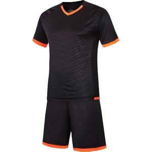 Ensemble de maillots de football dégradé noir et gris personnalisé, uniforme de football par sublimation, kit de vêtements de sport d'équipe respirant à séchage rapide - Product Image 6