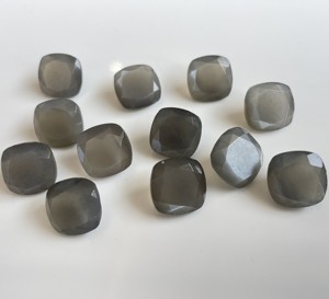 Coussin en pierre de lune grise naturelle 13mm à facettes de qualité supérieure-Coussin en pierre de lune grise à facettes - Product Image 2